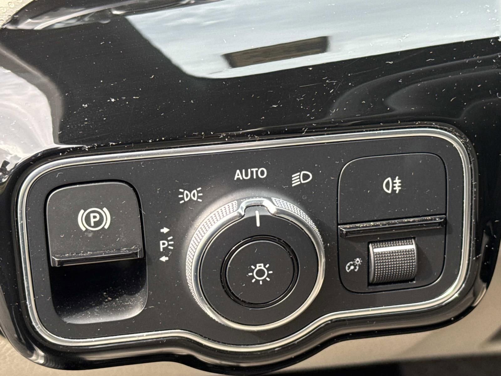 Used 2019 Mercedes-Benz A 220 4MATIC image 21