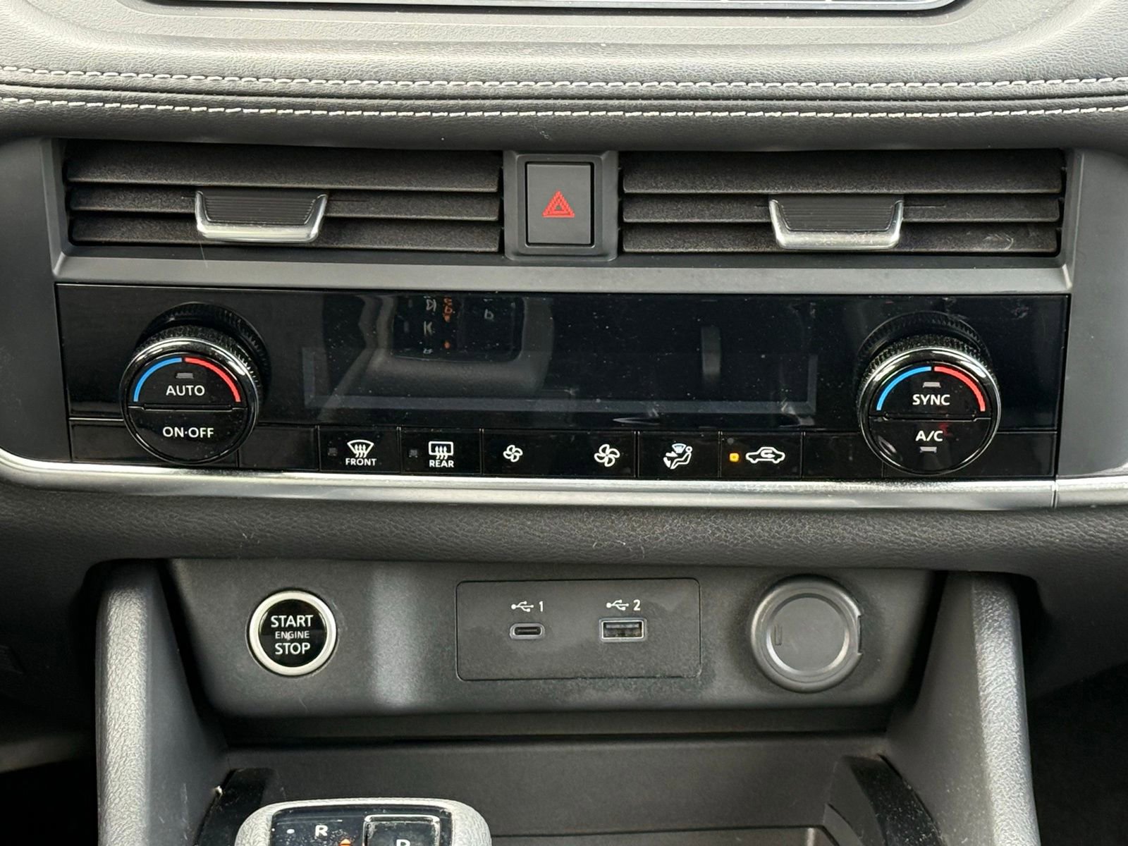 Used 2023 Nissan Rogue SV image 26