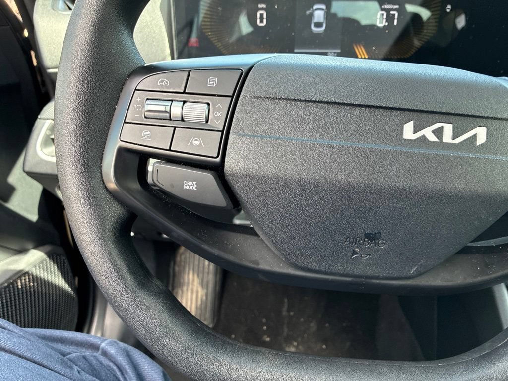 Used 2025 Kia K4 FWD image 23