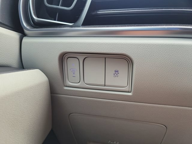 Certified 2025 Kia Sorento S FWD image 31