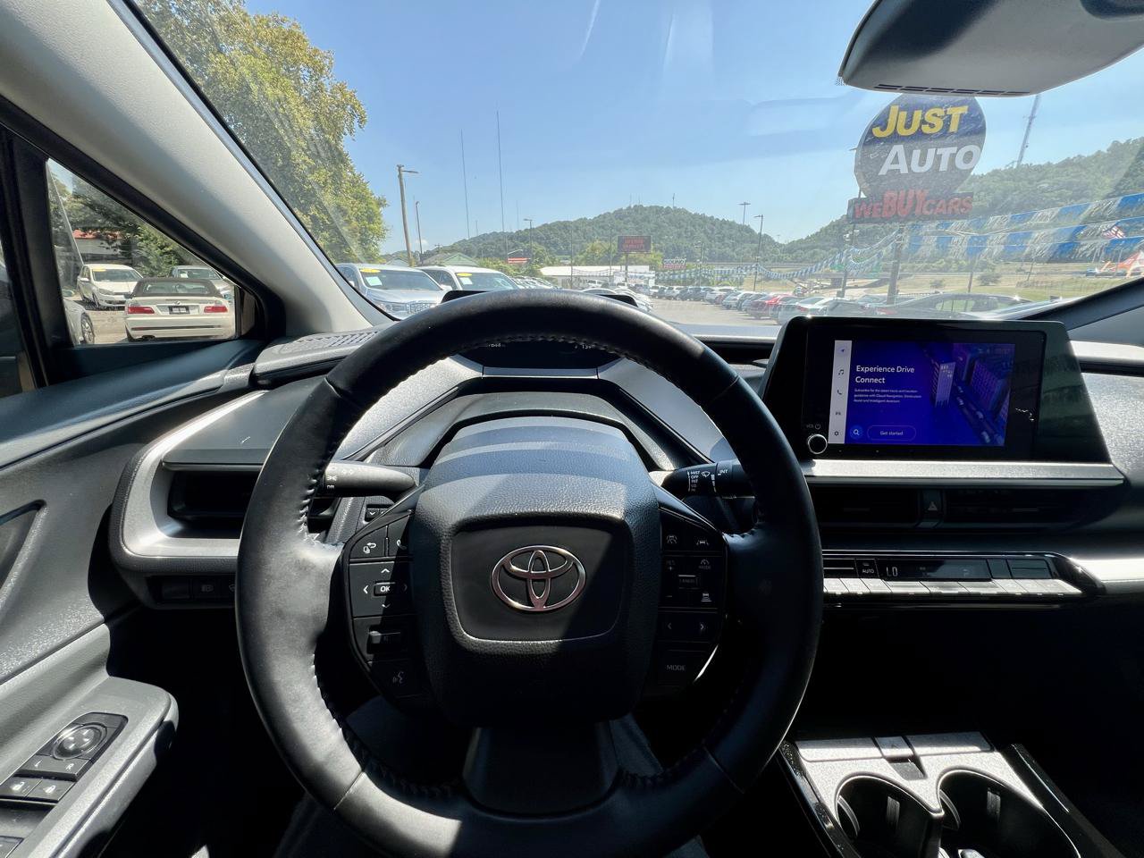 Used 2024 Toyota Prius LE FWD image 19