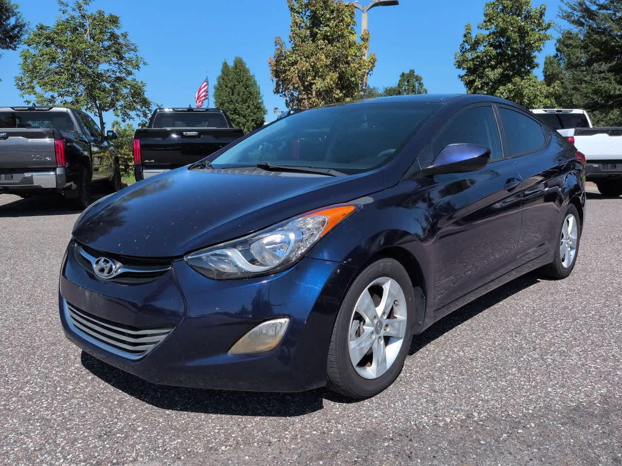 Used 2013 Hyundai Elantra GLS w/ Preferred Pkg FWD image 2