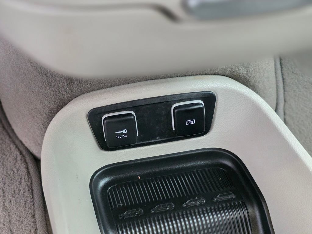 Used 2020 Chrysler Pacifica Touring-L image 30