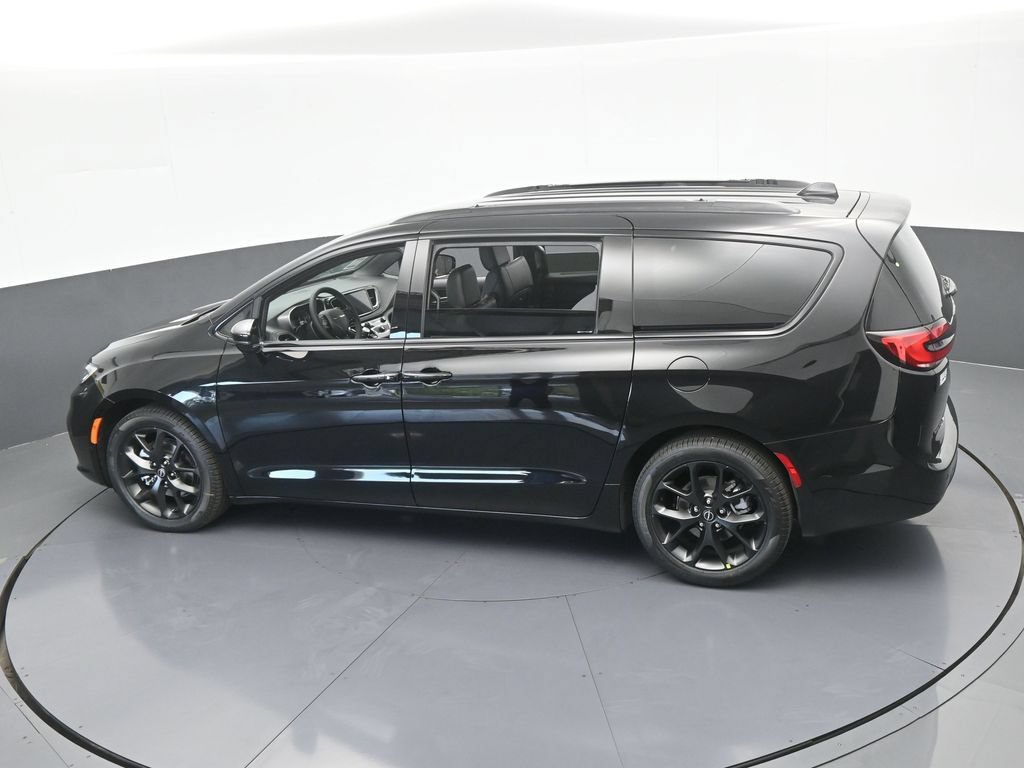 New 2026 Chrysler Pacifica Select w/ S Appearance Package FWD image 48