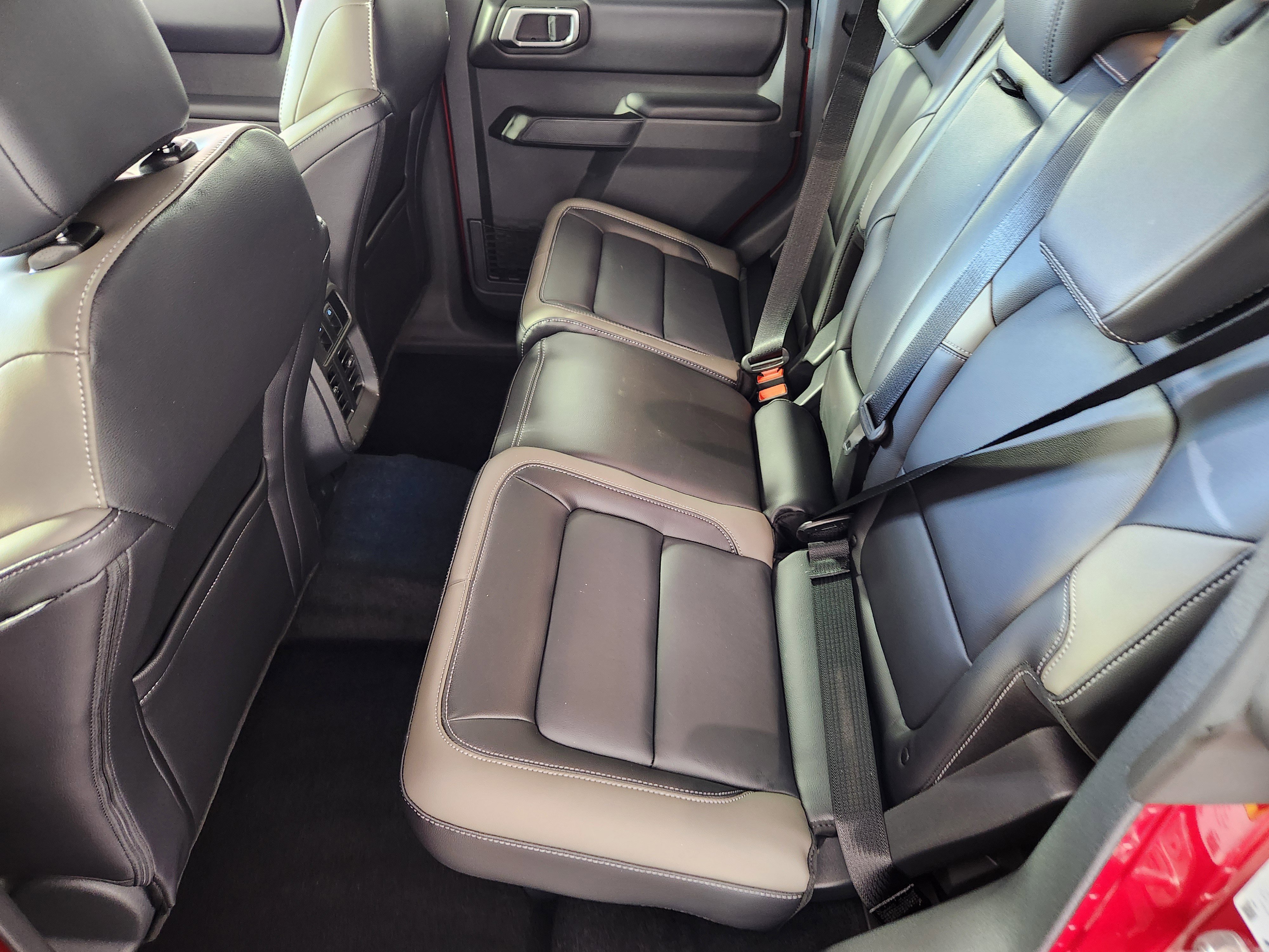 New 2026 Ford Bronco Outer Banks w/ Sasquatch Package AWD/4WD image 14