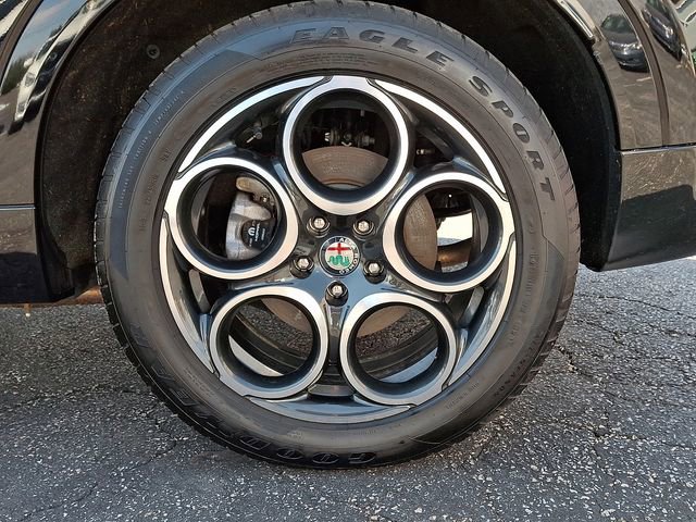 Used 2024 Alfa Romeo Tonale Ti w/ Premium Interior Package image 8
