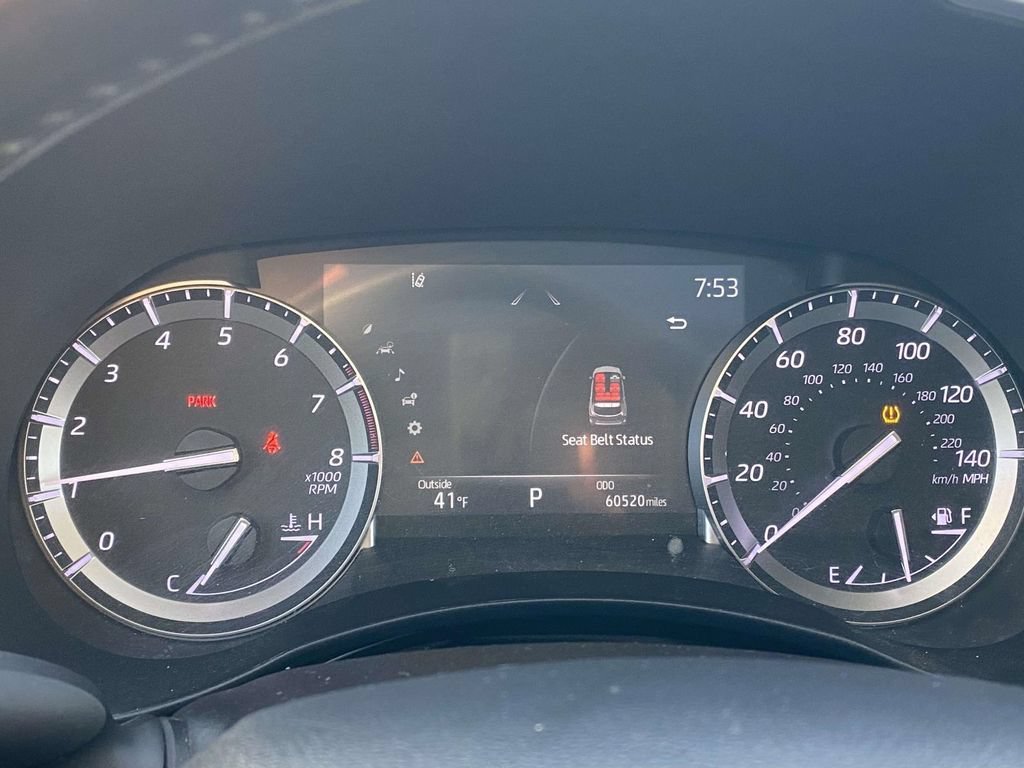 Used 2022 Toyota Highlander XLE AWD/4WD image 25