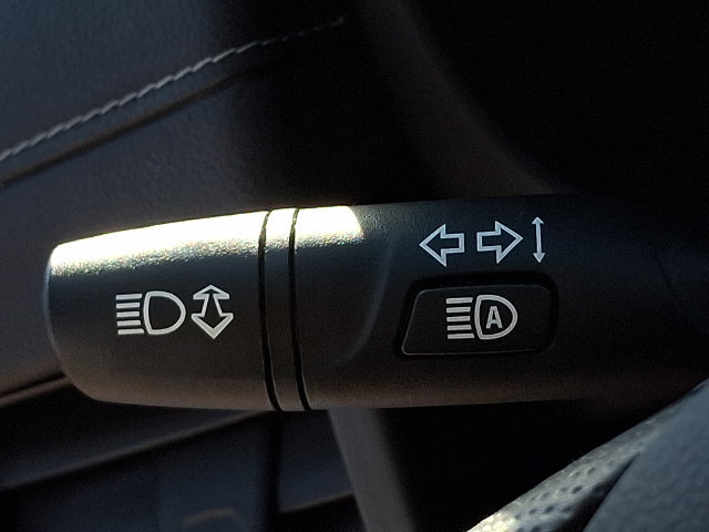 Used 2023 GMC Terrain SLE w/ Driver Convenience Package FWD image 27