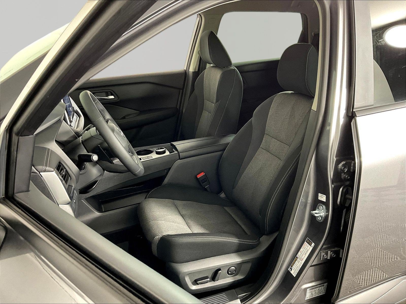 Used 2026 Nissan Rogue SV w/ Cold Weather Package AWD/4WD image 21