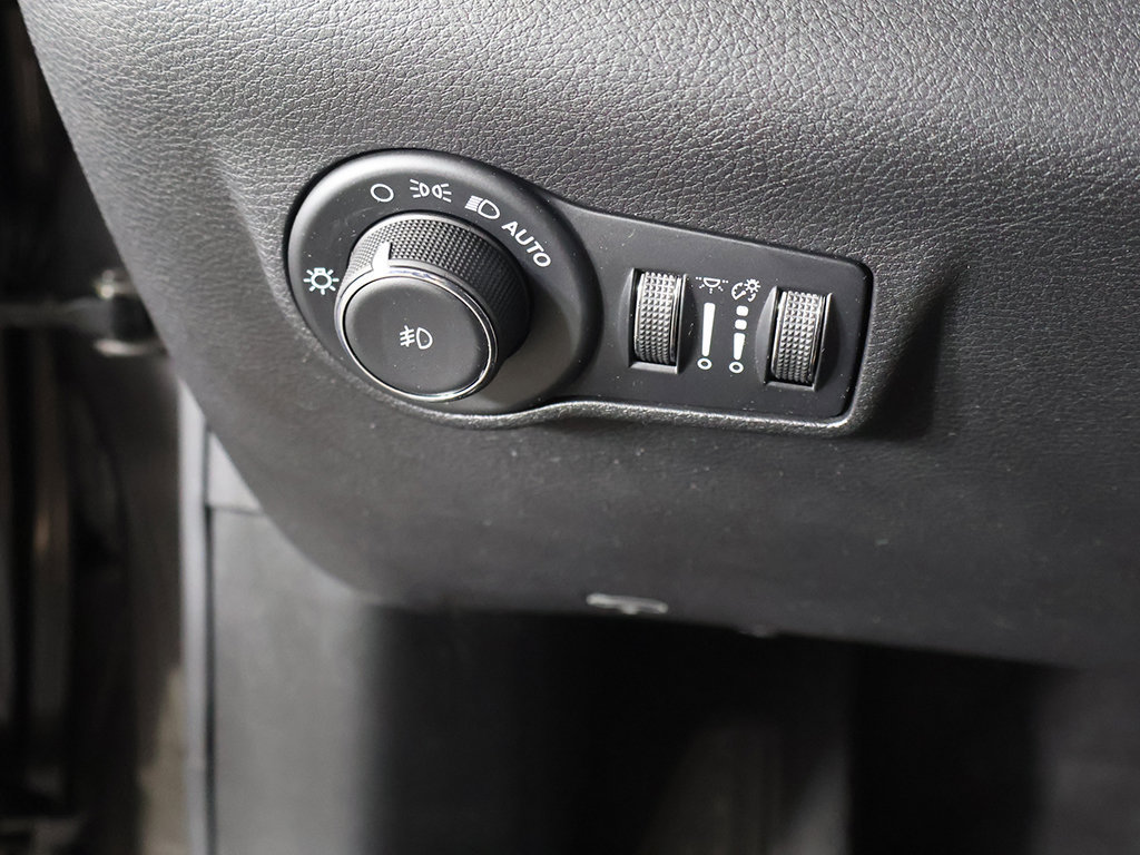 Used 2023 Jeep Compass Limited AWD/4WD image 38