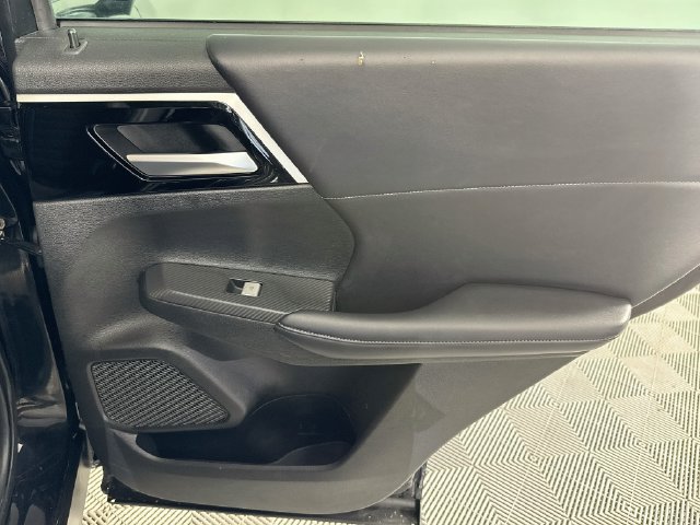 Used 2023 Mitsubishi Outlander SE FWD image 25