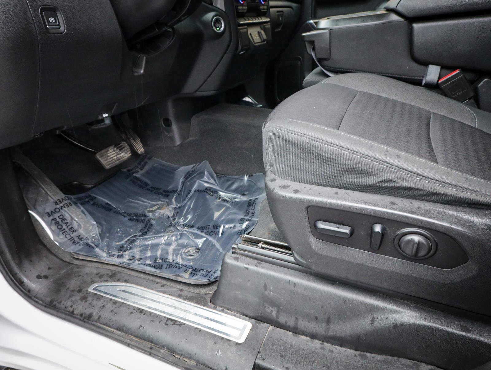 Used 2021 Chevrolet Silverado 1500 LT w/ Bed Protection Package image 14