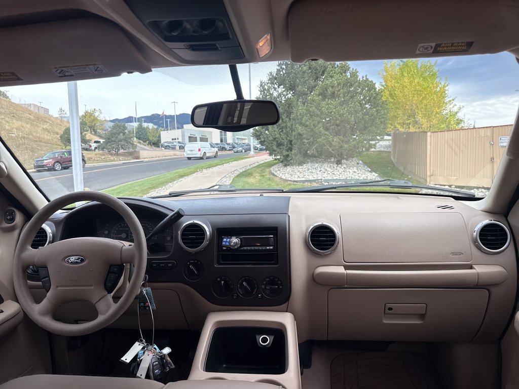 Used 2004 Ford Expedition XLT AWD/4WD image 26