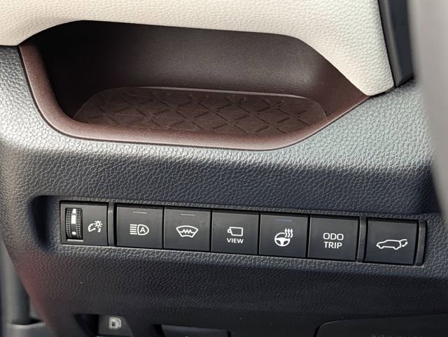 Used 2023 Toyota RAV4 Limited image 23