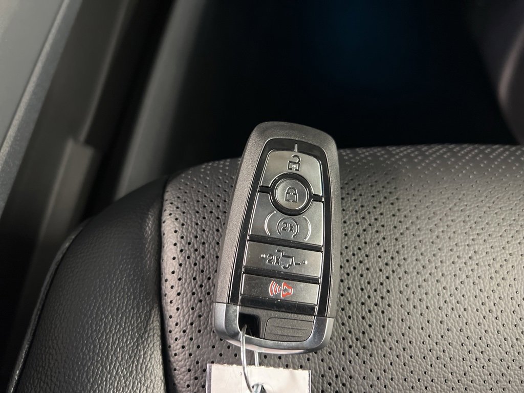 New 2026 Ford F350 Lariat w/ Black Appearance Package image 44