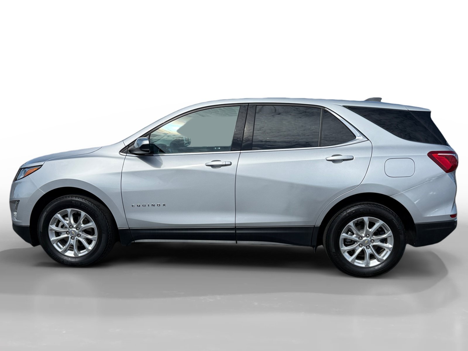 Used 2020 Chevrolet Equinox LT FWD image 2