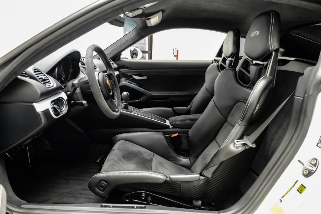 Used 2020 Porsche 718 Cayman GT4 RWD image 6