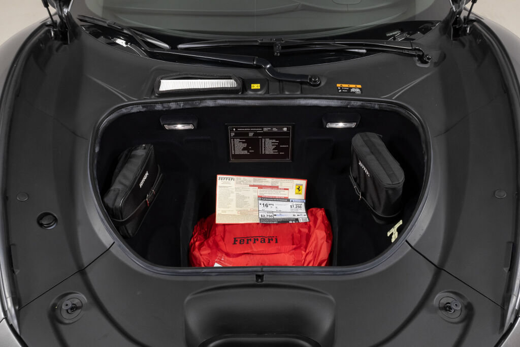 Used 2022 Ferrari F8 Tributo RWD image 23