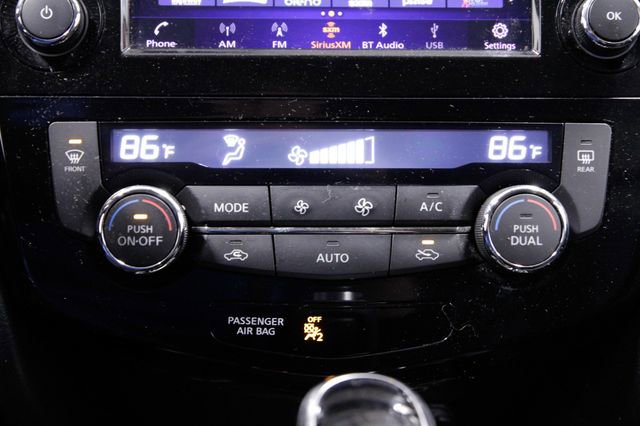 Used 2018 Nissan Rogue SV w/ Premium Package image 28