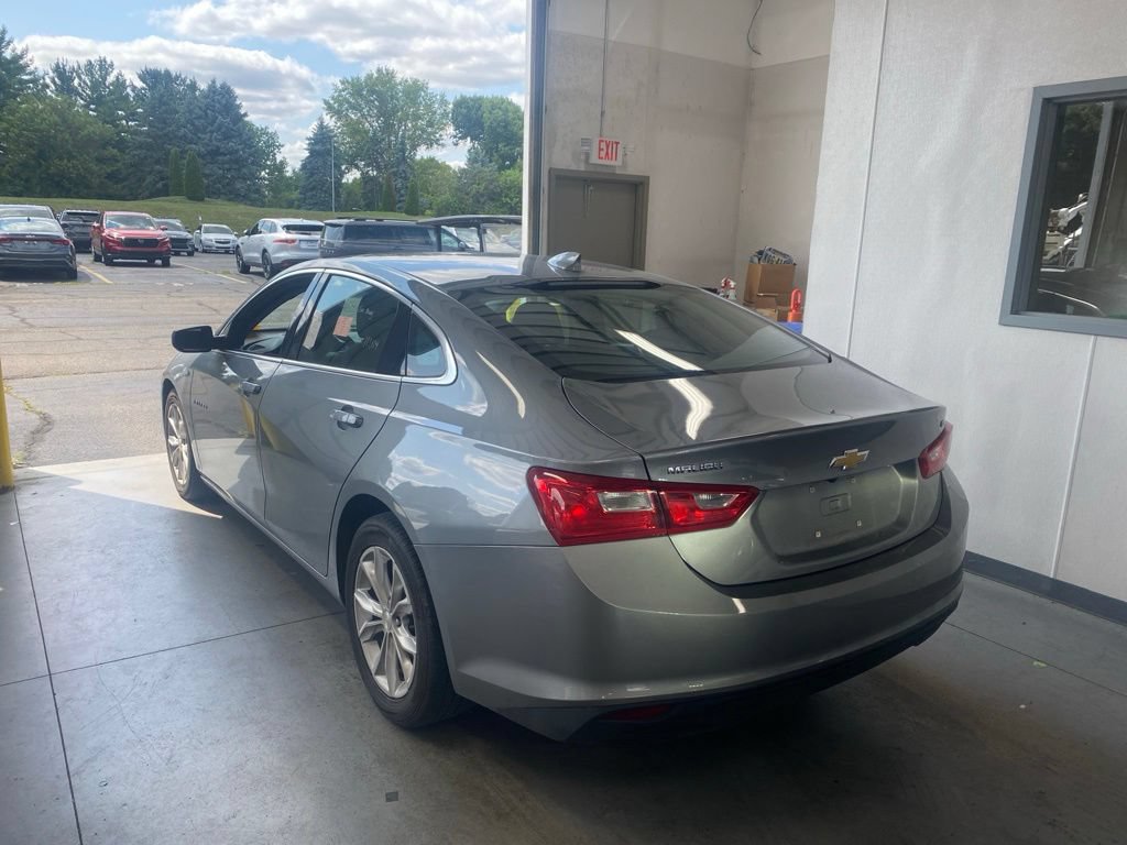 Used 2023 Chevrolet Malibu LT FWD image 2