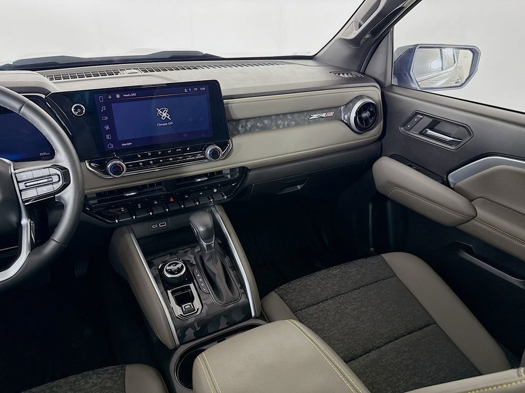 Used 2024 Chevrolet Colorado ZR2 w/ Technology Package image 26