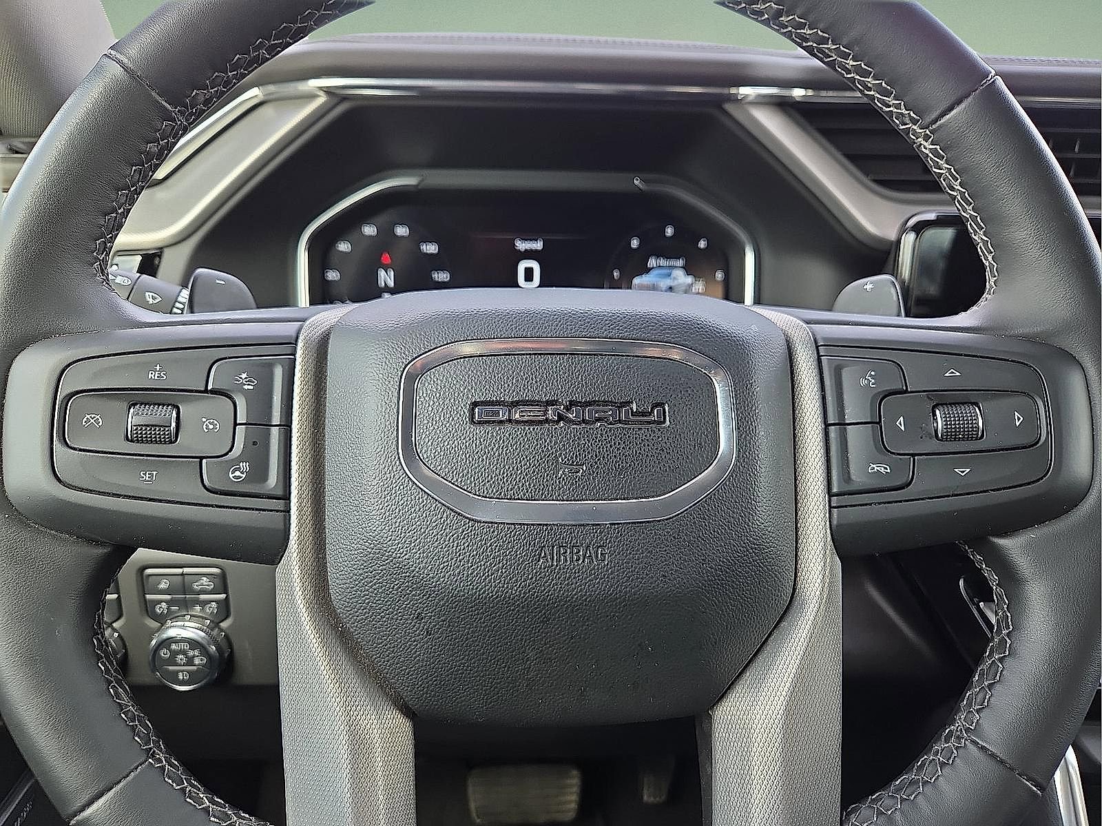 Used 2025 GMC Sierra 1500 Denali w/ Technology Package image 24