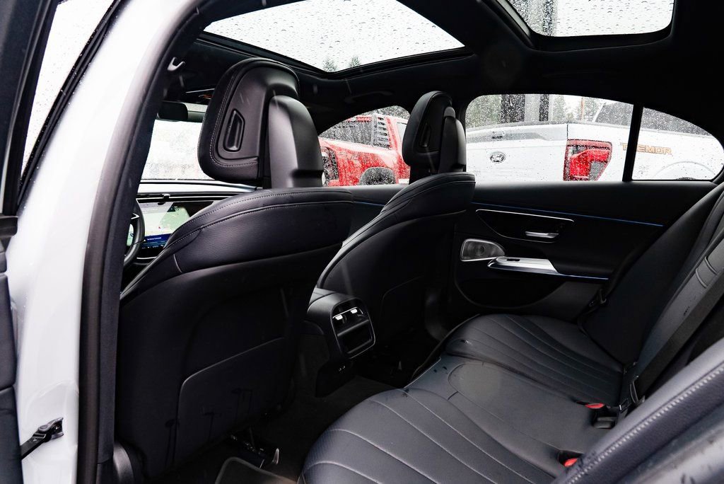 Used 2024 Mercedes-Benz E 350 4MATIC Sedan image 23