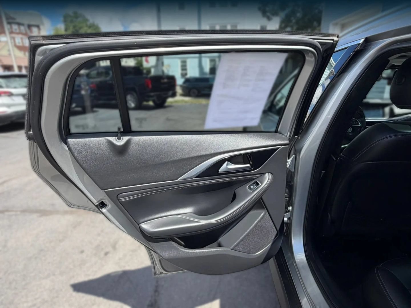 Used 2018 INFINITI QX30 AWD image 38