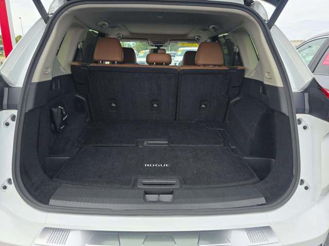 Used 2024 Nissan Rogue Platinum w/ Platinum Premium Package FWD image 6