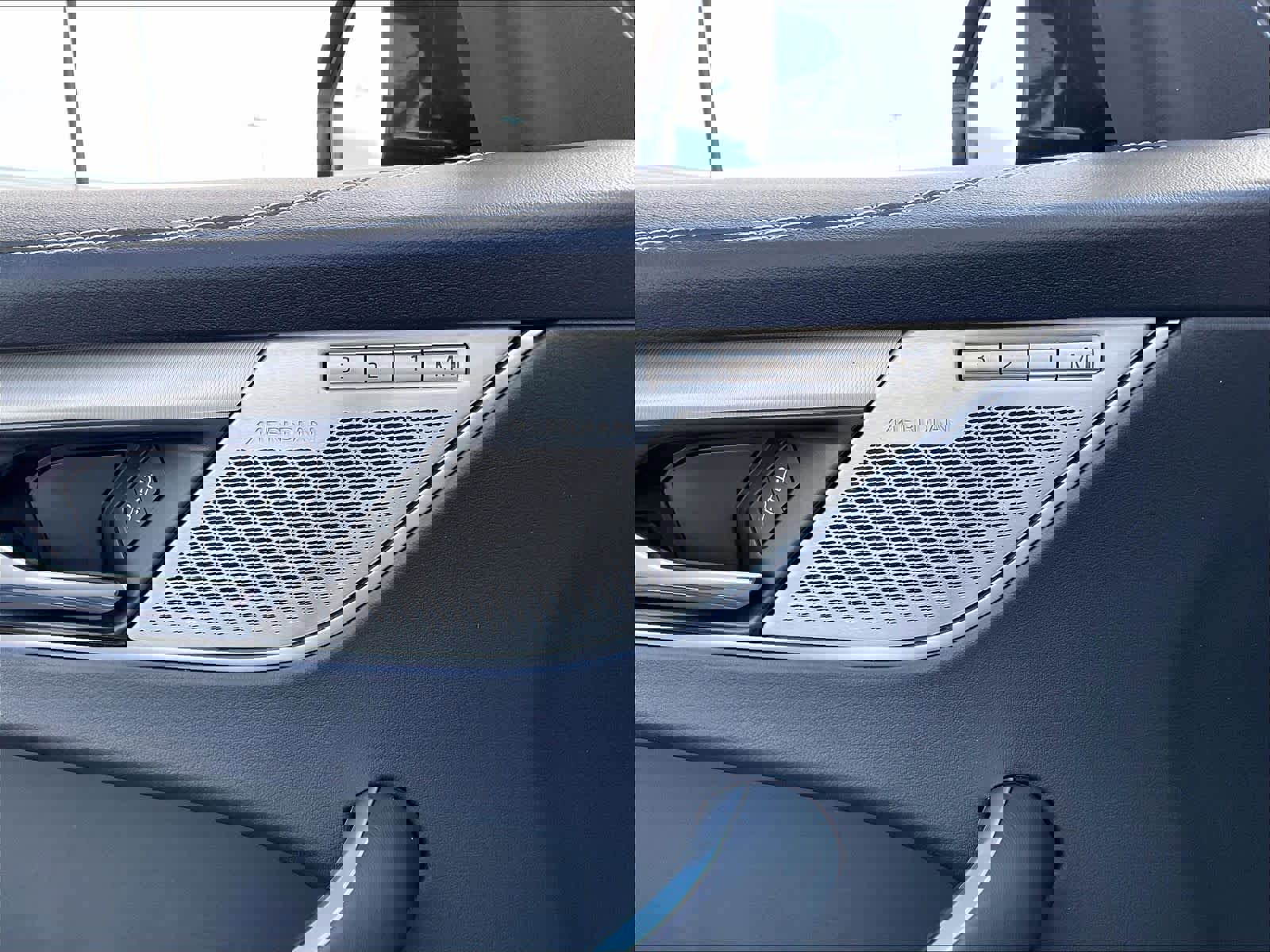 Used 2025 Jaguar F-PACE R-Dynamic S image 35