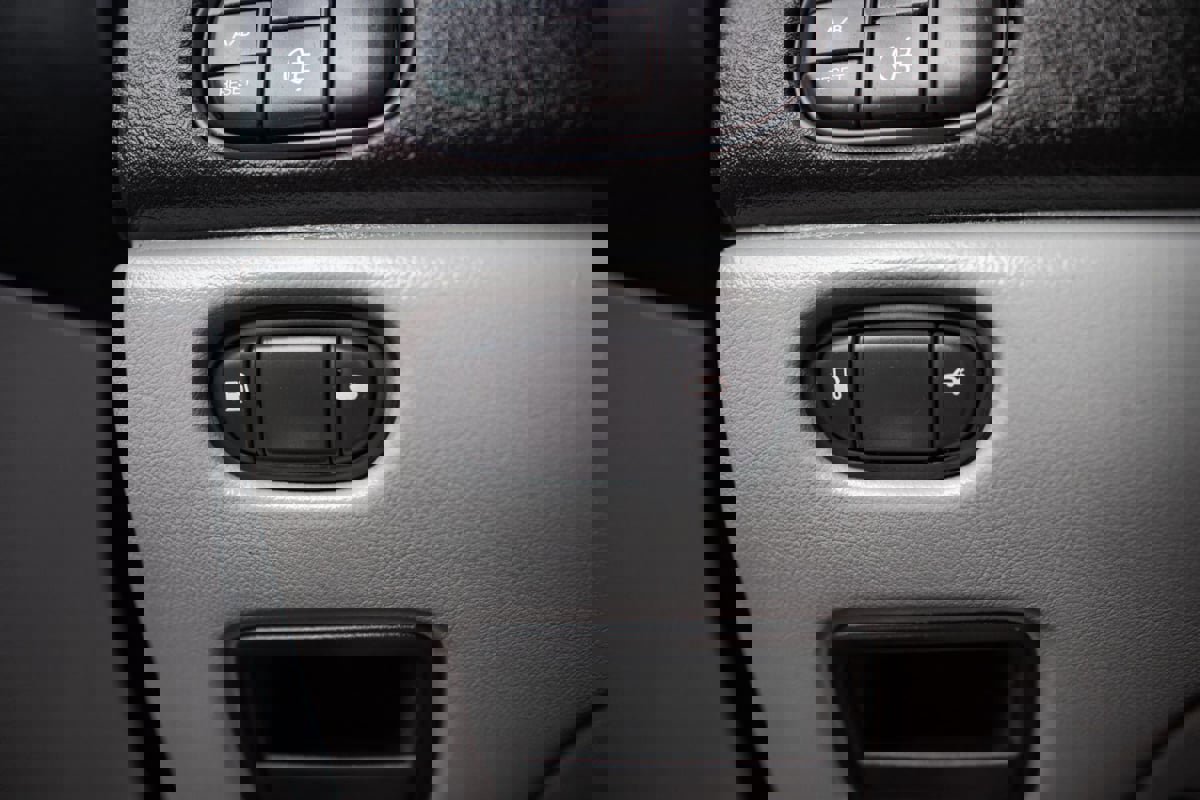 Used 2003 Jaguar S-TYPE R image 39