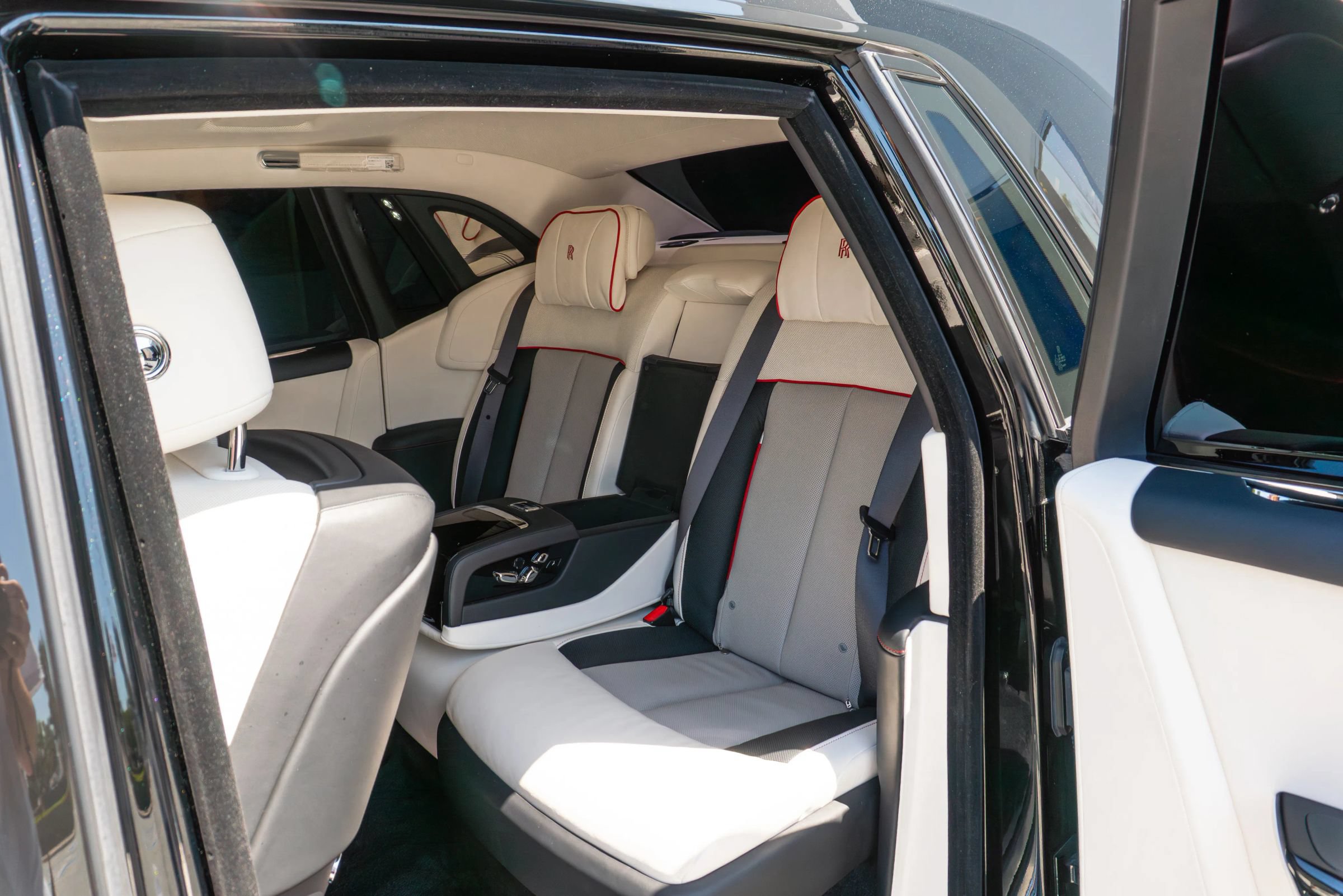 Used 2024 Rolls-Royce Phantom Sedan w/ The Phantom Package RWD image 66