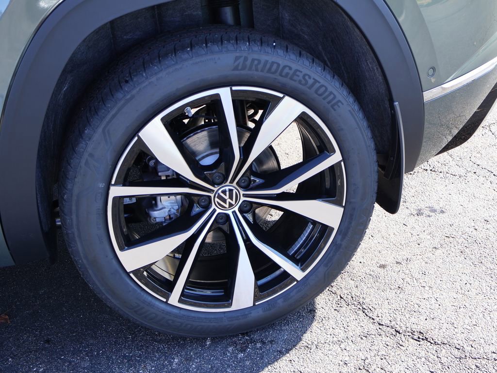 New 2026 Volkswagen Atlas Cross Sport SEL Premium R-Line image 44