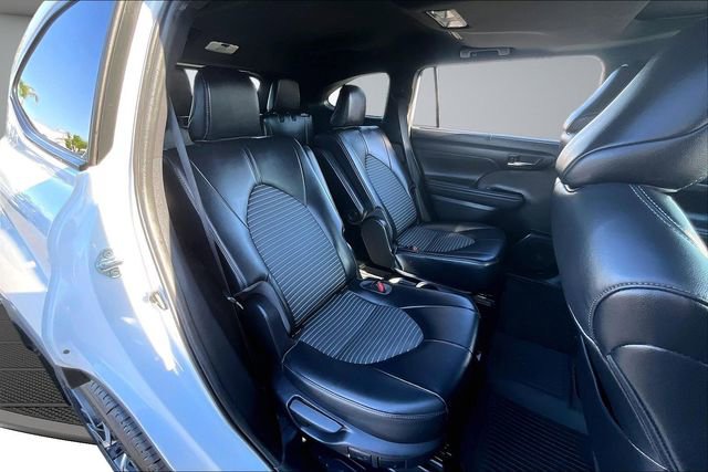 Used 2022 Toyota Highlander XSE image 25