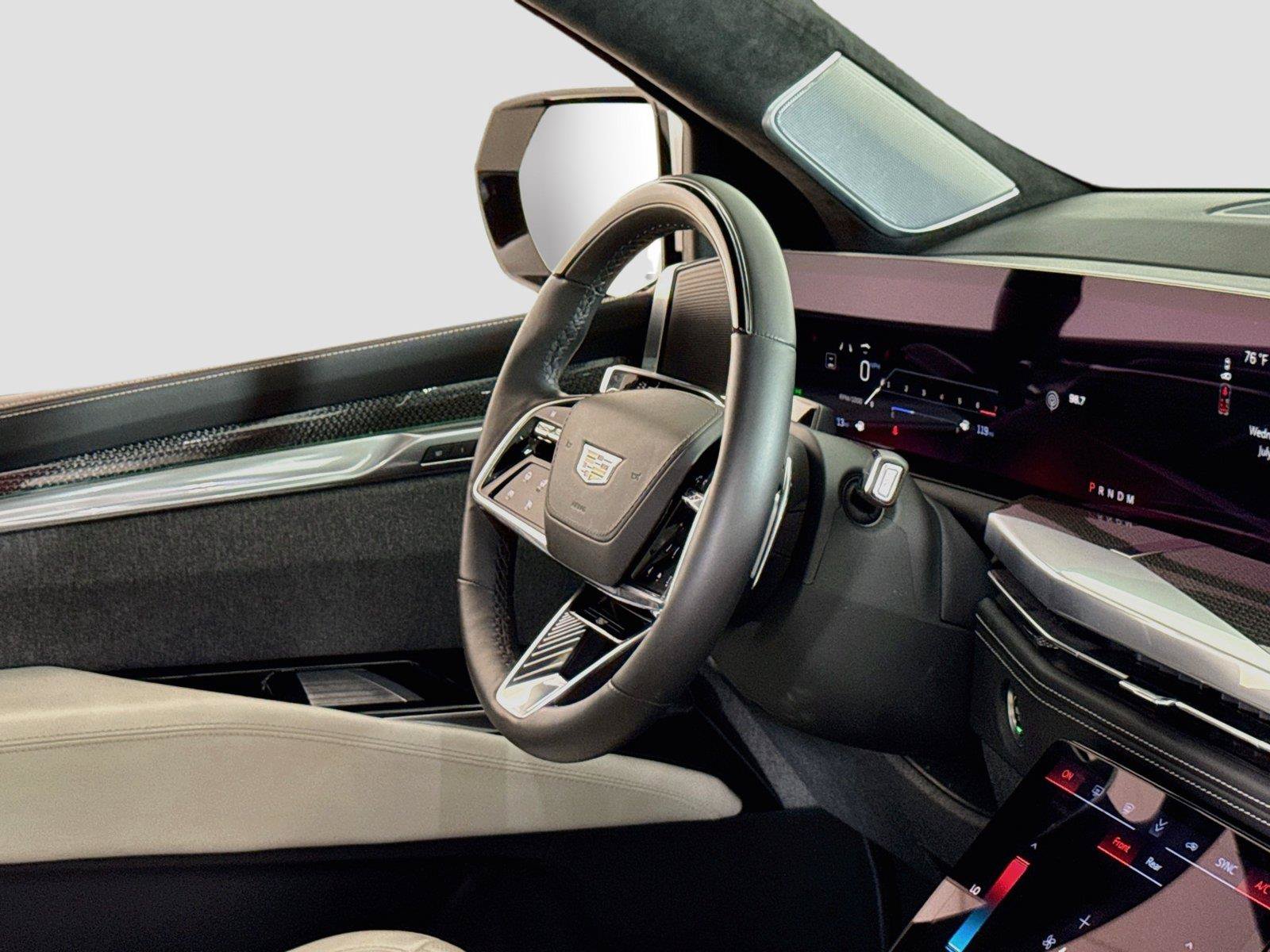 Used 2025 Cadillac Escalade ESV V AWD/4WD image 35