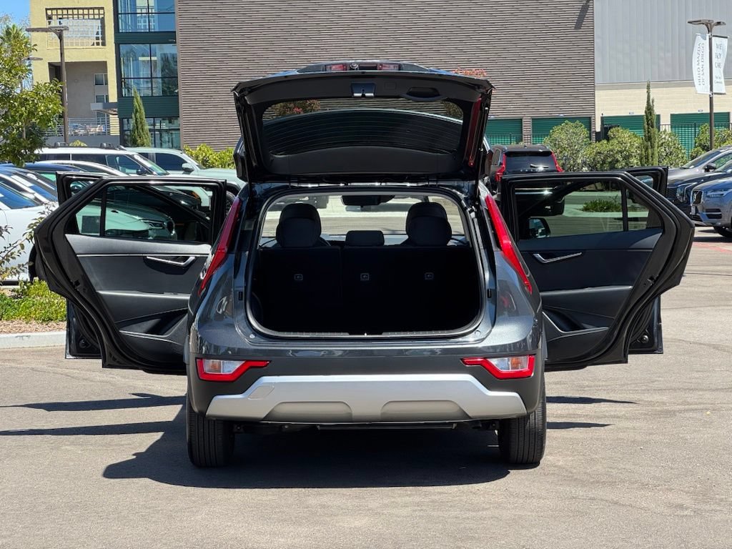 Used 2026 Kia Niro LX FWD image 27