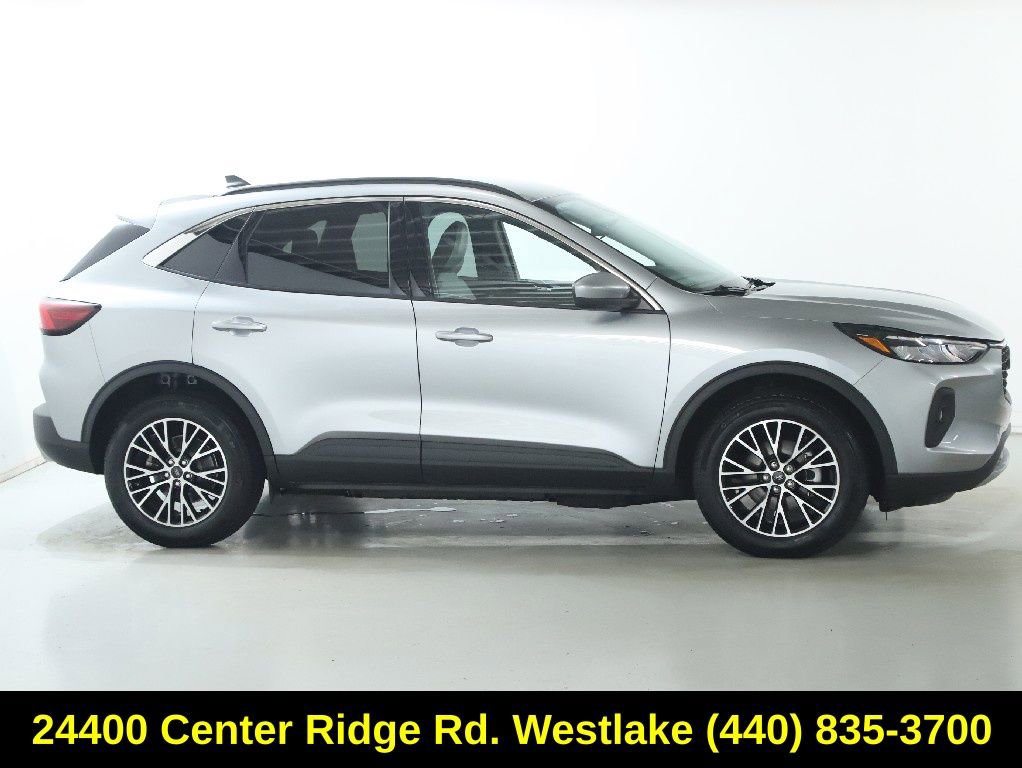 Used 2023 Ford Escape SE image 11