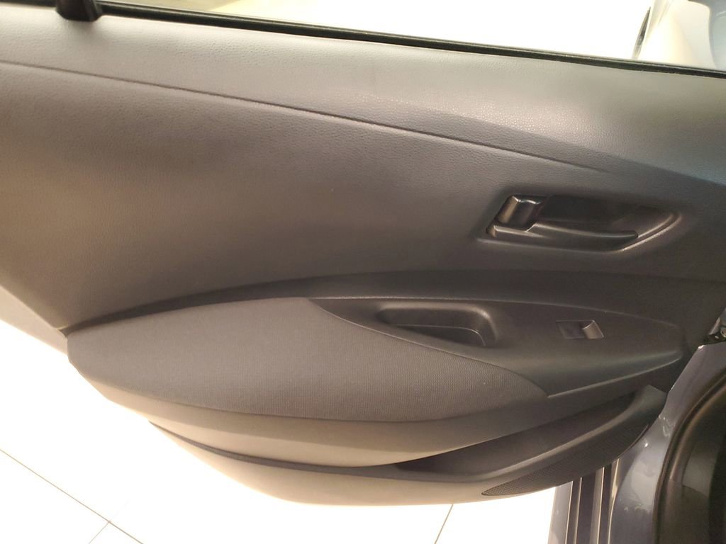 Used 2025 Toyota Corolla LE image 13