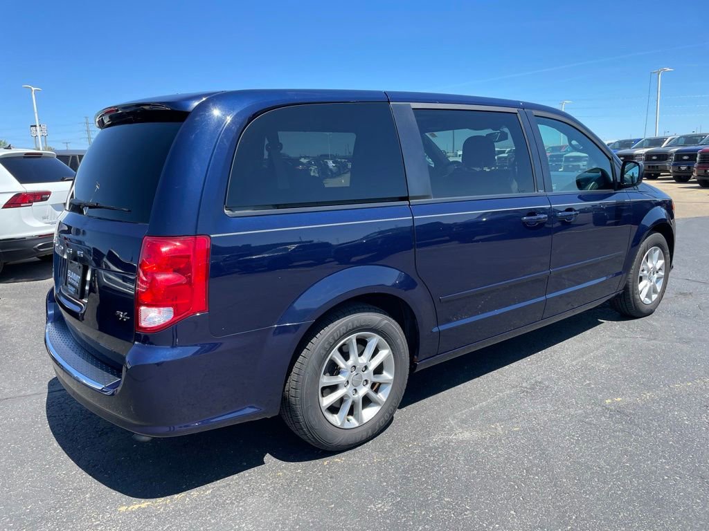 Used 2012 Dodge Grand Caravan R/T w/ Safety Sphere Group FWD image 4
