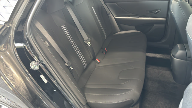 Certified 2025 Hyundai Elantra Sport FWD image 25