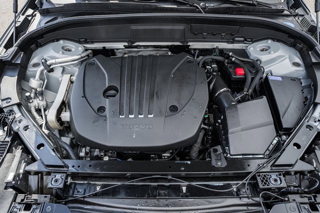 Used 2024 Volvo XC60 B5 Plus image 20