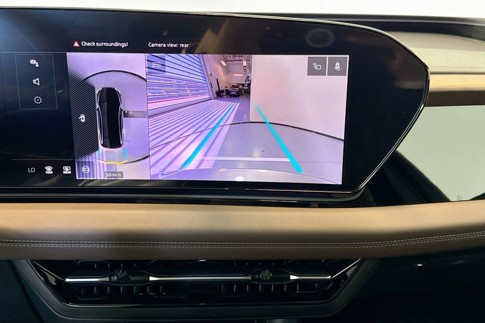 Used 2025 Audi A6 e-tron Premium w/ Convenience Package image 14