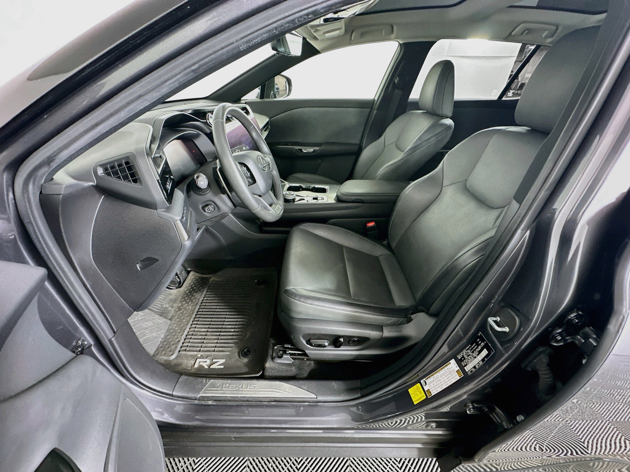 Used 2023 Lexus RZ 450e Premium w/ Technology Package AWD/4WD image 13