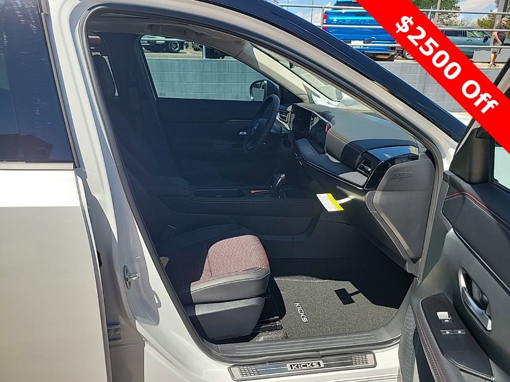 New 2025 Nissan Kicks SR w/ SR Premium Package FWD image 16