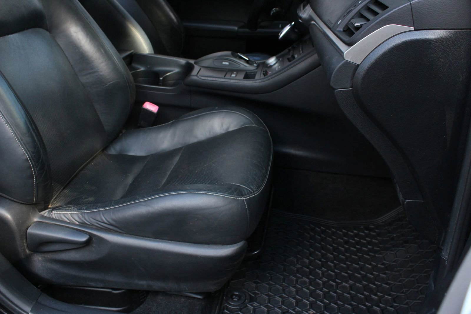 Used 2011 Lexus CT 200h Premium w/ Leather Pkg FWD image 27