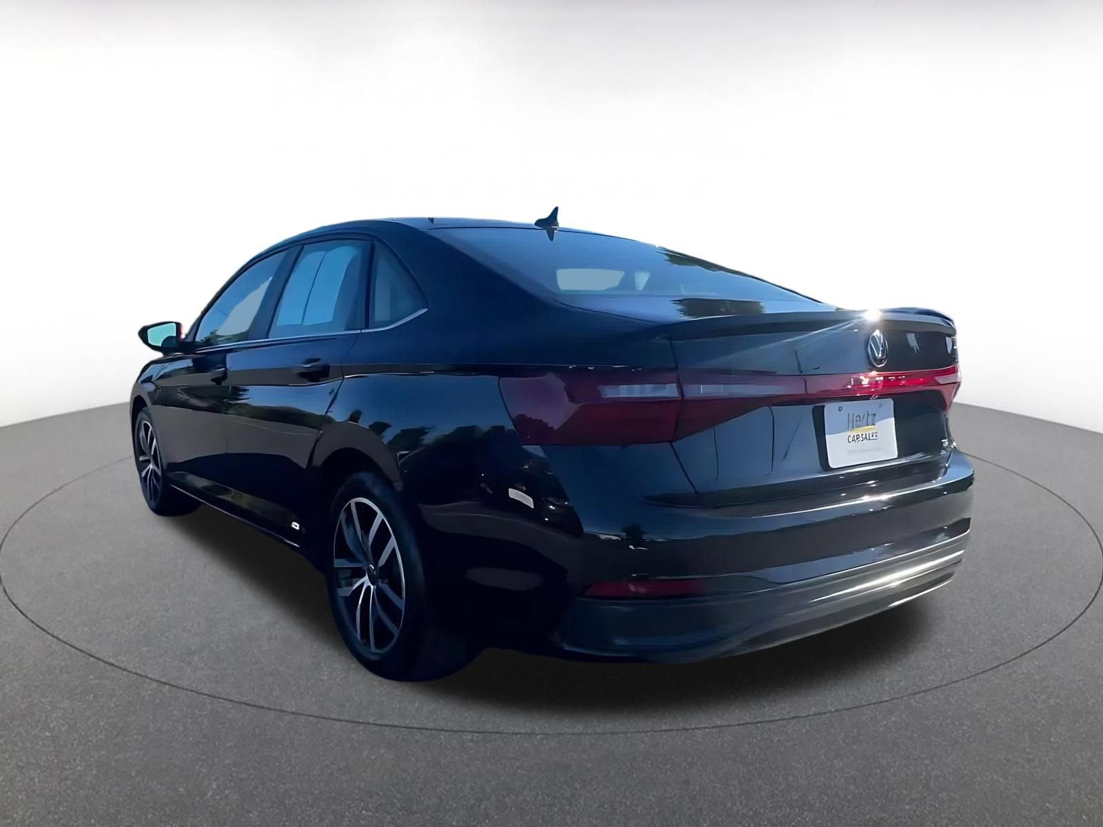 Used 2025 Volkswagen Jetta SE image 10