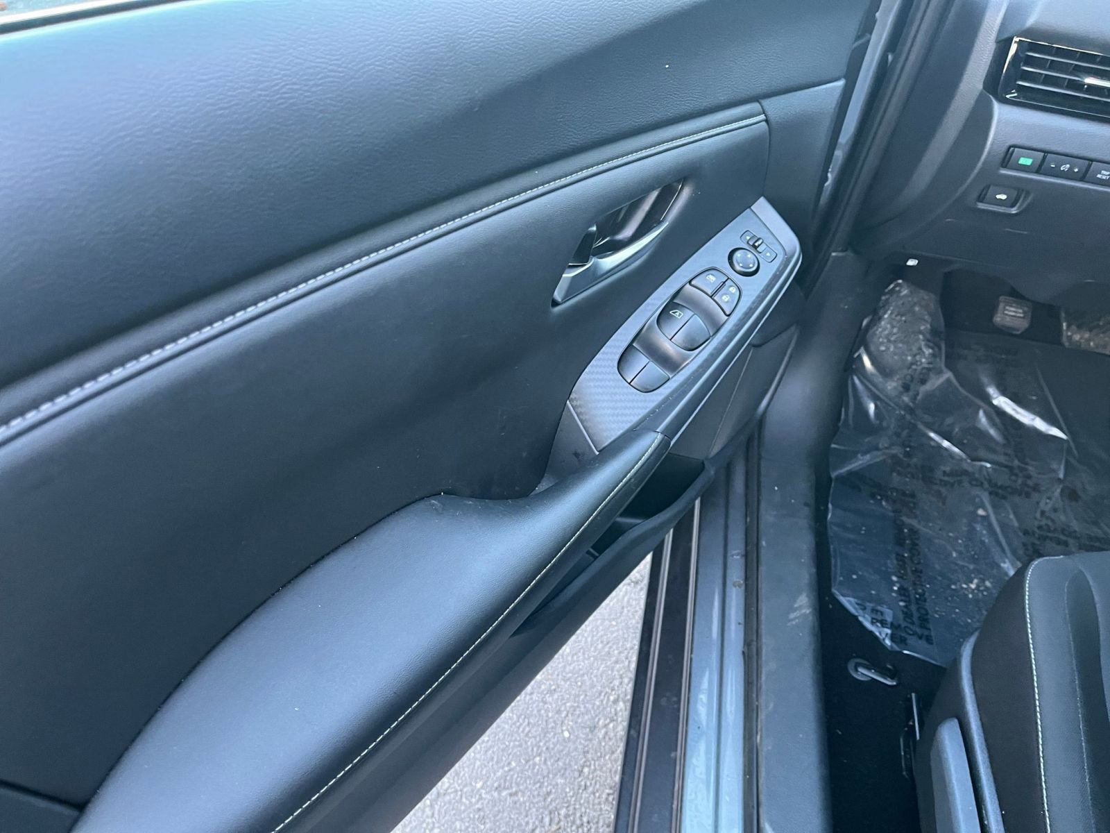 Used 2025 Nissan Sentra SV image 18