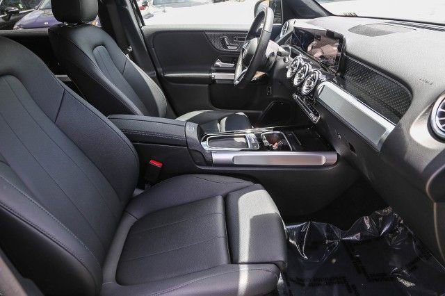 Used 2024 Mercedes-Benz EQB 300 4MATIC image 16