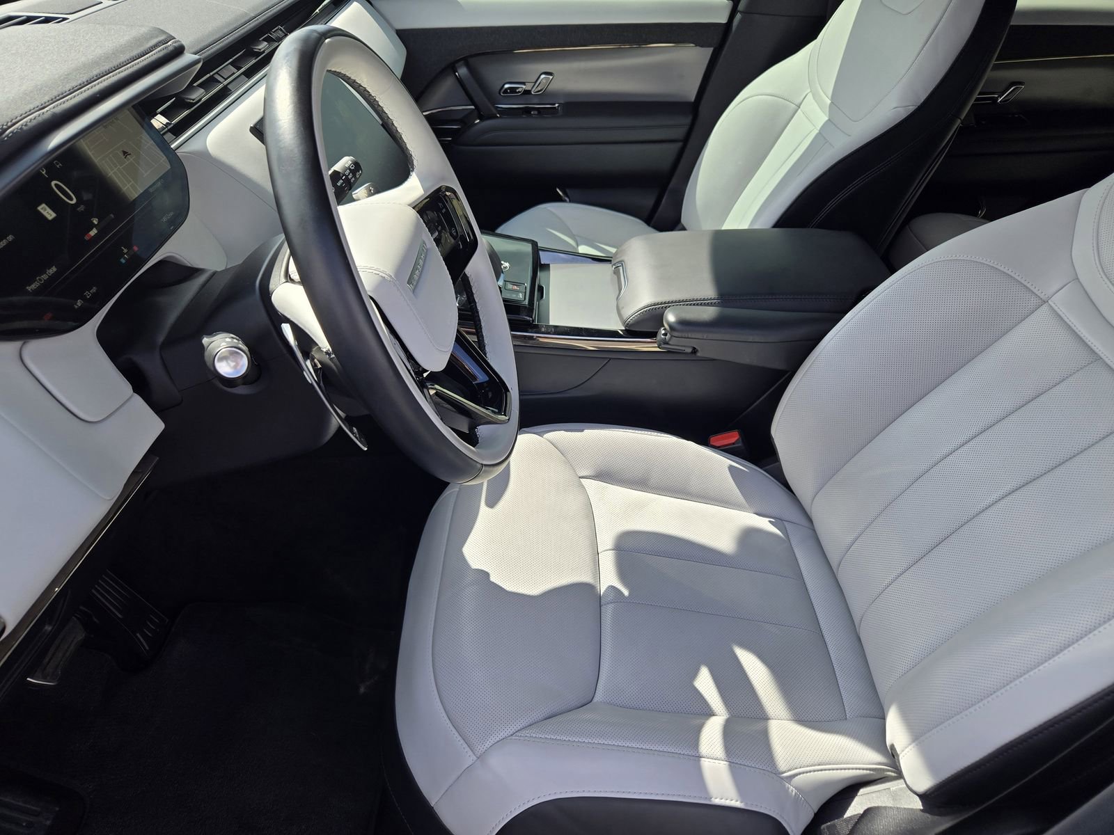 Used 2025 Land Rover Range Rover Sport Dynamic SE image 11