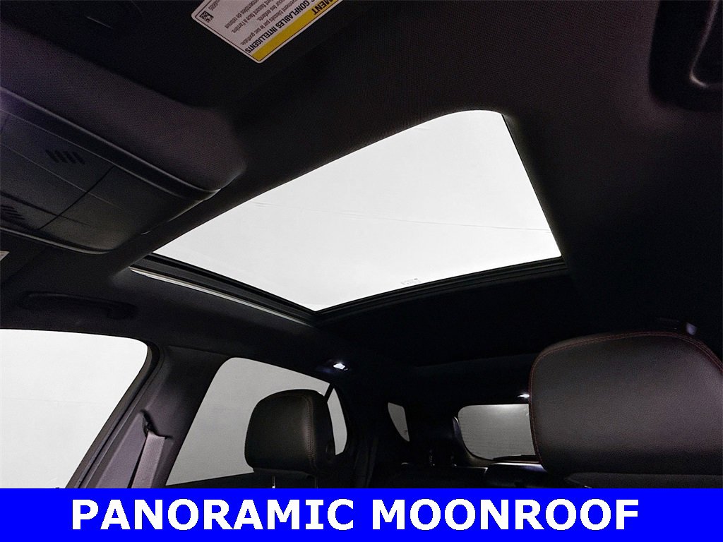 Used 2023 Chevrolet Equinox RS w/ RS Leather Package image 5